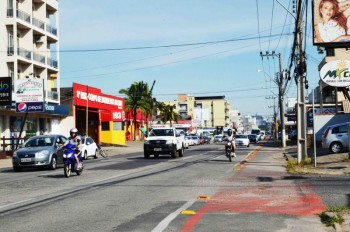 Comerciantes querem mão dupla em avenida