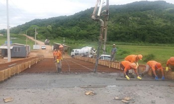 Primeira rampa da ponte de Congonhas é concretada