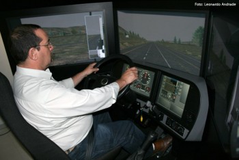 Comissão de Viação e Transportes aprova obrigatoriedade de aulas em simulador de direção